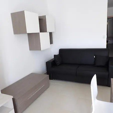 Windsor Point 2 Apartment